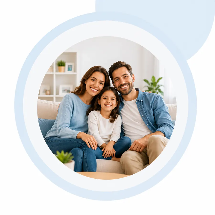 Familia tranquila en su hogar